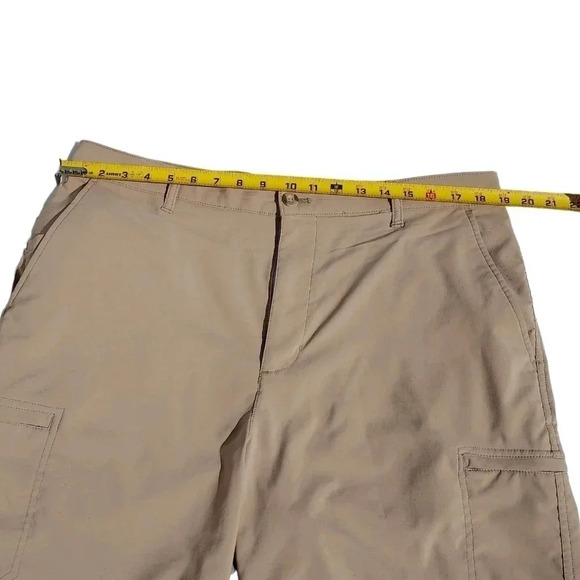 Chaps Stretch Men's Flat Front Khaki Colored Cargo Shorts Size 36 - Picture 4 of 12